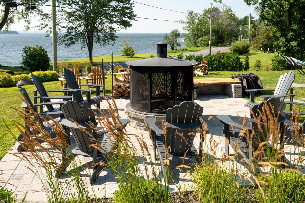 La Cache Du Lac Champlain Hotel Venise-en-Quebec Exterior photo