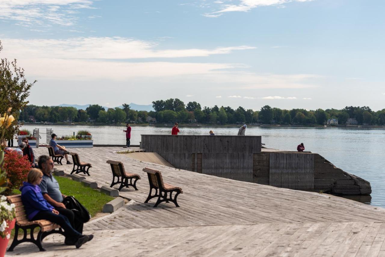 La Cache Du Lac Champlain Hotel Venise-en-Quebec Exterior photo