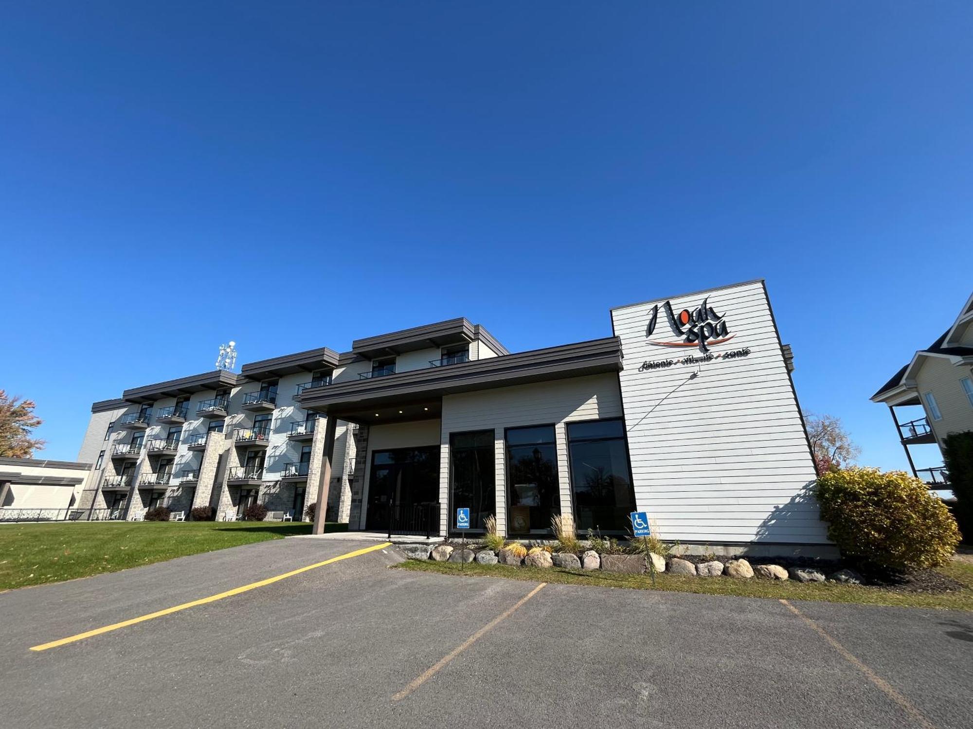 La Cache Du Lac Champlain Hotel Venise-en-Quebec Exterior photo